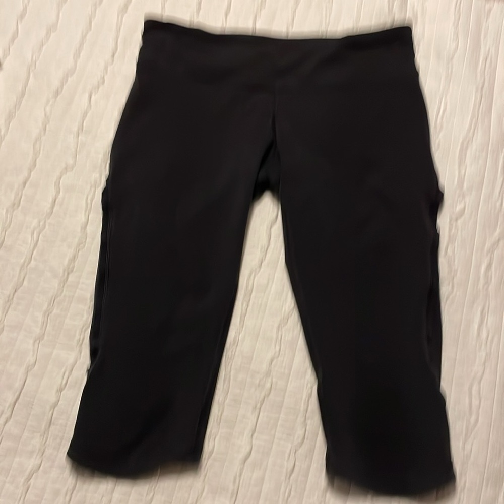 Lululemon Capris-8 - Picture 2 of 10
